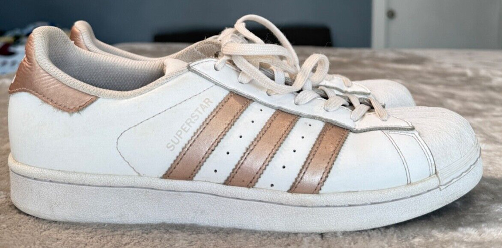 Adidas Originals Superstar White Gold Athletic Sneakers BA8169 Womens Size 9.5